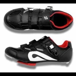 Brand new peloton cycle shoes